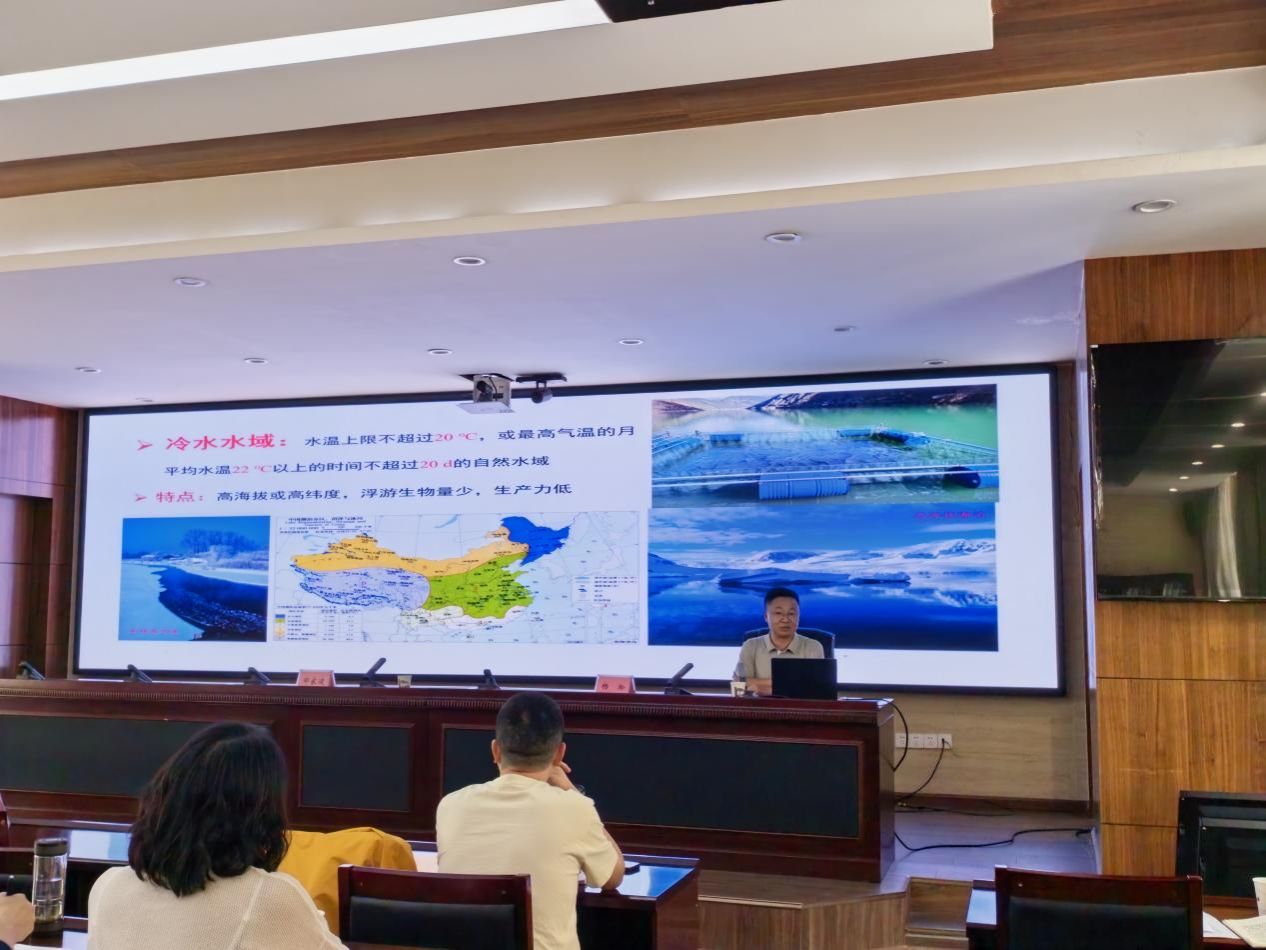 公司专家团队赴甘孜州开展“生态甘孜·冷水渔仓”项目建设培训和现场指导